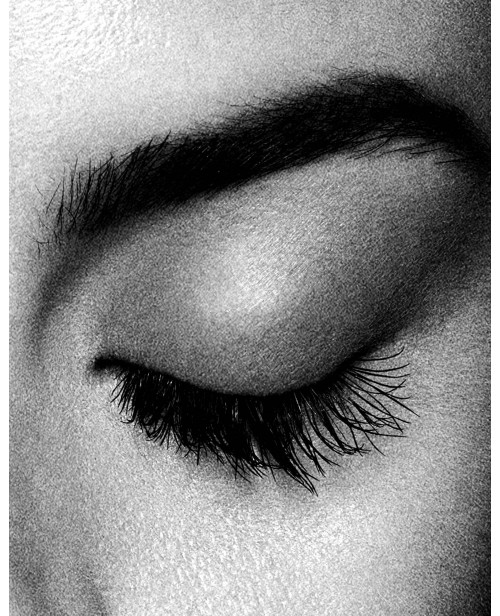 CAUTION EXTREME LASH MASCARA