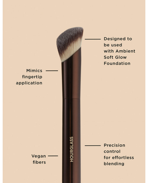 AMBIENT SOFT GLOW FOUNDATION BRUSH