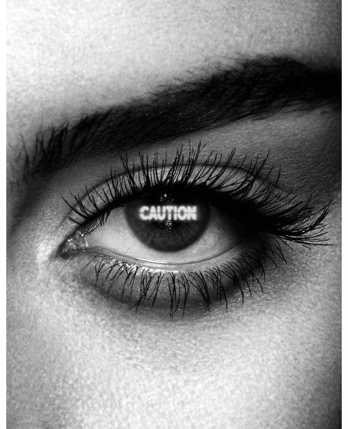 CAUTION EXTREME LASH MASCARA